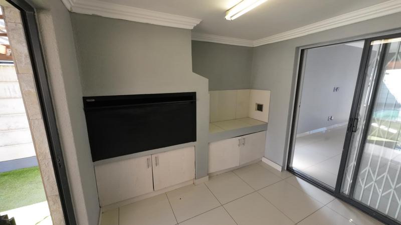 To Let 3 Bedroom Property for Rent in Parklands North Western Cape